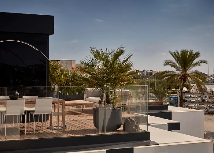 Sir Joan Hotel