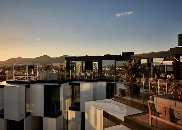 Sir Joan Hotel
