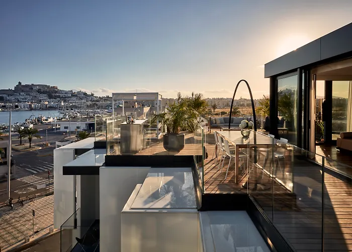 Sir Joan Hotel